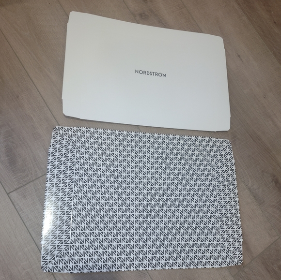 NWT Nordstrom Gift Wrap Set Box and Bag - Picture 3 of 12